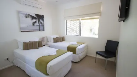 Champagne four on magnetic