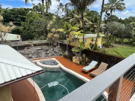 Family luxury villa w/Pool Hilo — 5 min from the beach!