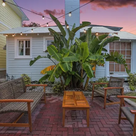 1 Min Walk to Downtown! Outdoor Patio! 5 Star Luxury! Golf Cart Rental!