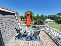Lakehouse with Game Room, Direct Water Access, and Kayaks Included! Hotels in Van Buren Township