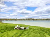 NEW - Renovated Cottage on Beautiful Bills Lake