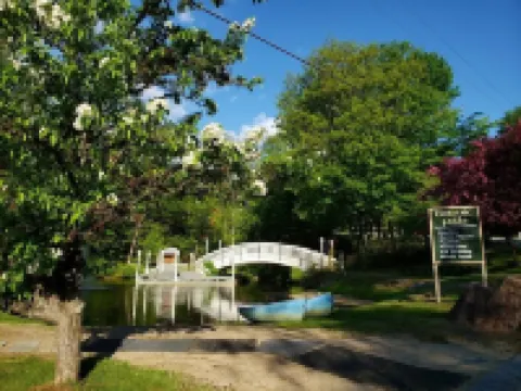 Private Spacious 3 bed Condo in Nordic Village Hotels in Bartlett