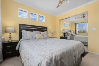 Aurora Manor with Breathtaking Views Hotels near Iliff Crossings Shopping Center