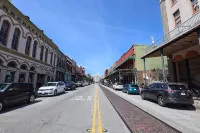 Octopus Lounge on Strand- historic neighborhood, local shops and dining