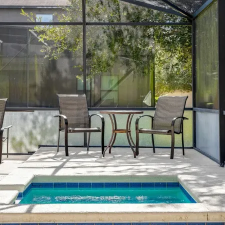 5 BR with pool! By shopping, restaurants, Disneyworld, & Universal Studios!