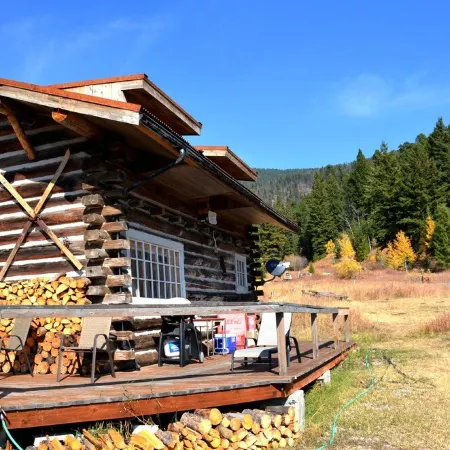 Johnson Creek Cabin * Outstanding Views * 5 Acres of Social Distancing * Sleeps8
