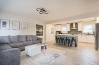Downtown House with 75"4, Private Firepit, Sleeps 6!
