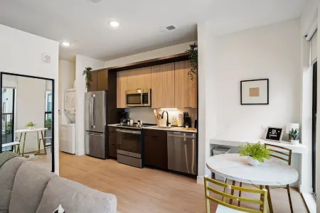 Luxury Apartment in Downtown with/Pool/Gym/Rooftop Отели рядом с достопримечательностью «Cincinnati Museum Center at Union Terminal»