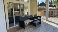 Luxury 4 Bedroom Home with Fireplace & Jacuzzi