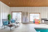 Spacious 4 Bdrm w/ Indoor Heated Pool+Sauna+Creek Hotels in Callicoon