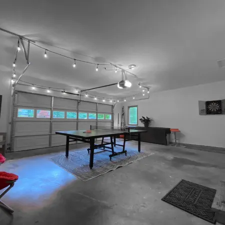 Spectacular Mountain & Sunset Views! Spacious Home Sleeps 12! Ping Pong/Hot Tub!