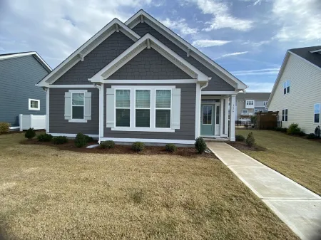 Beau Coast Single Story - 6 Seater Golf Cart Included