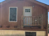 8 miles to Mount Rushmore - Sleeps 2 to 6 Hotels in Mount Rushmore UT