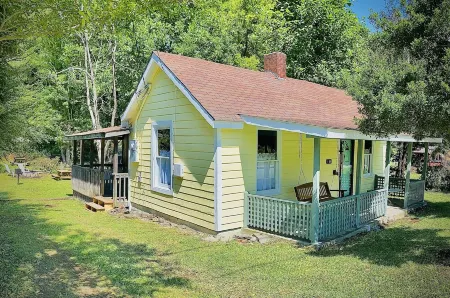 Frog Holler Cottage