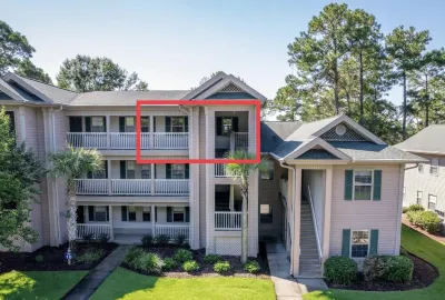 Petite Palmetto at True Blue. Luxe top floor condo Hotels near Gallery 57
