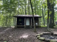 Homestead Cabin in the Ozarks, w/ a view! 約翰遜縣酒店