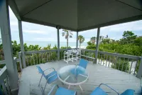 SANDY TUNDRA TOWNHOUSE, WATER-VIEWS, BOAT SLIP, PRIVATE BEACH, CLUB ACCESS