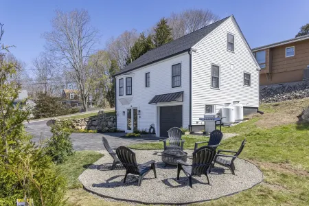 DT Mystic Renovated 3BR Mystic Cape house