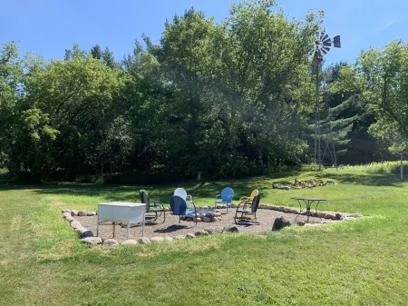 1 Mile to Leech Lake -  Private Farmhouse- Great Location and Setting!