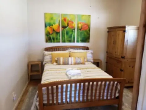 Close to Town~Mountain Views~ and Wineries~2 Bed/1Bath