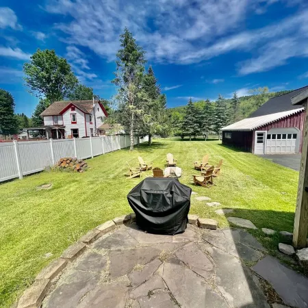 5 Bedroom Home Near Cooperstown, Dreams Park & All Star Village. Sleeps 13.