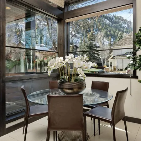 9 Million Luxury Residence at “Monarch on the Park”Downtown Aspen with Parking