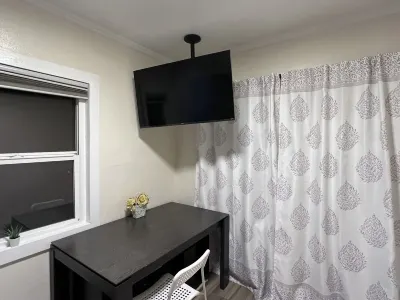 Cute Guest Studio Oldtown Monrovia/Pasadena/Arcadia Hotels near Cafe LuMar