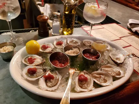 Serenity between the lakes and seashore Отели в г. Уэстбрук