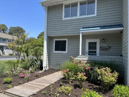 Relaxing Bethany Beach townhome - 1 mile from the beach
