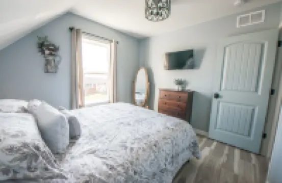 KING Master En-Suite- BRAND NEW Home- Buffalo's Best Kept Secret!