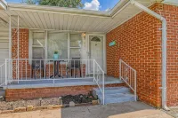 Oklahoma Themed 3 BED with lots of parking!   SHORT OR EXTENDED STAY!