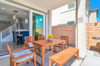 Lakefront with privet Pool 4 master