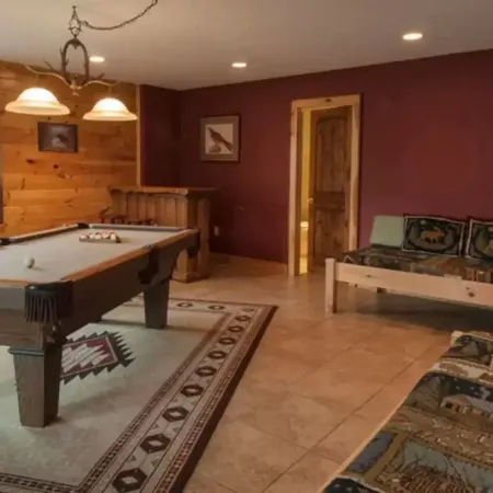 Stunning  Mountain Views From Cabin With Hot Tub & Covered Porch!