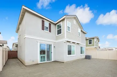 Tom And Jerry’s Home  New House Hotels near The Yorba — Slaughter Families Adobe