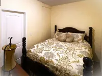 The Moriah- An exquisitely decorated home with an 1800's look located in town. Hotels in Tombstone