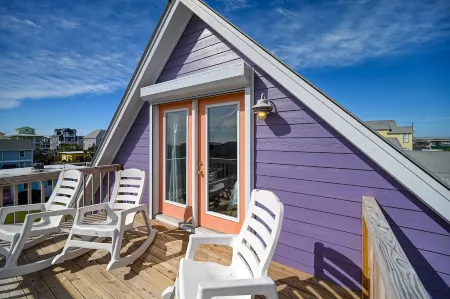 Ocean-View Retreat, Sleep 8, 6-Minute Walk to Restaurants, Pet friendly