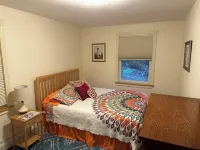 Cozy Log Home across from Phillips Lake-Four Season Fun