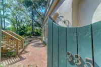 Stunning Charleston Garden & Private Koi Pond - บ้านพักหลังเล็ก