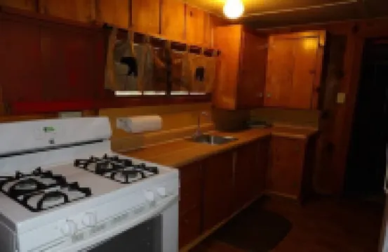 #18 Ponderosa Cabins 104 N Laurel cabin 18