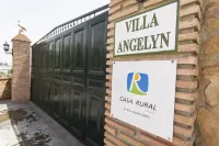 Private villa with heated pool and hot tub in Nerja (Malaga)