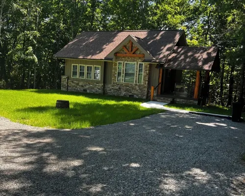 Viognier-Newly Constructed Cottage at Jones von Drehle with Master Suite Hotels in Traphill