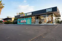 1Block from beach - Steps from restaurants & shops