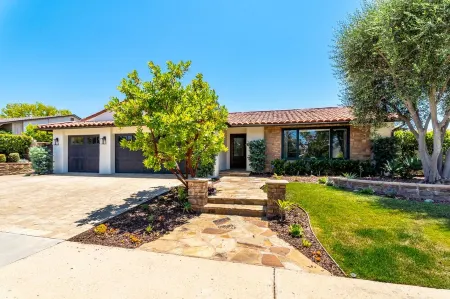 Casa Azul - Mediterranean Resort-Style Home Отели рядом с достопримечательностью «Grant R. Brimhall Library»