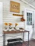 Fun Downtown Location 2nd flr