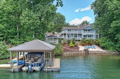 Lakefront w/ Beach, Dock, Game Room, Firepit, Kayaks, views