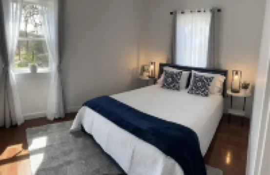 Brand new! Lovely apartment-Vineyard Haven