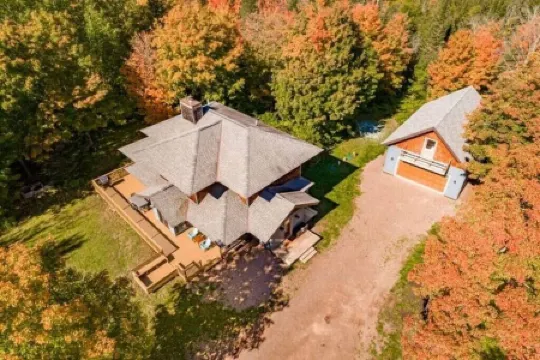 Secluded house in the wood w/ sauna, game room. Near lake Caribou & Lutsen ski.