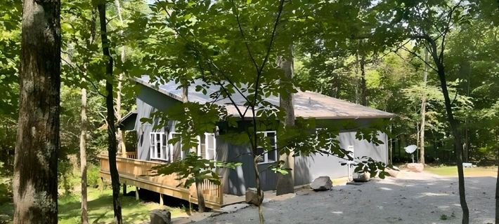 Luxurious 2Br Creekside Deckhouse w Saltwater Hot Tub Hôtels à&nbsp;: Comte de Jackson