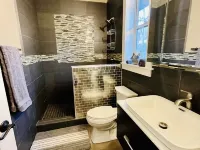 Luxury studio in the private hillside of Trail. Wi-Fi & Pet Friendly! Hotels in Trail