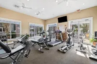 Heart of Village of Baytowne Wharf with views of Marina, Fireworks and Concerts!